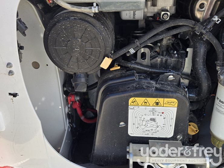 2022-bobcat-t64-image-39