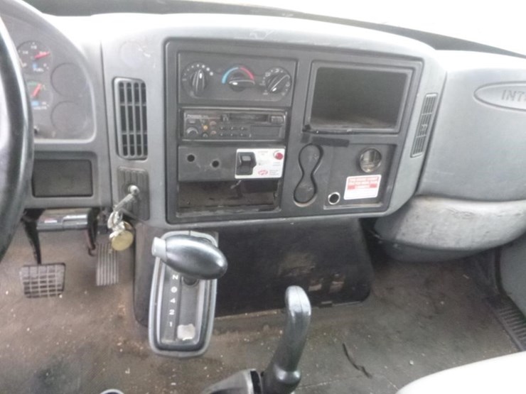 2004-international-durastar-4200-image-15