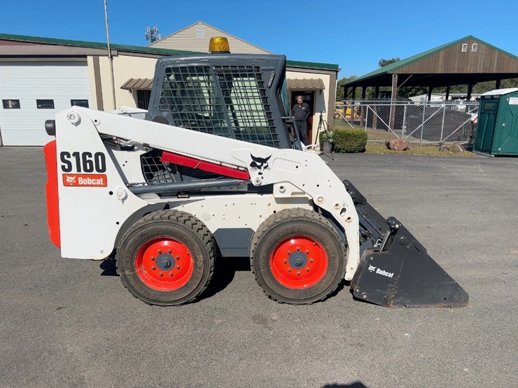 2009-bobcat-s160-image-6
