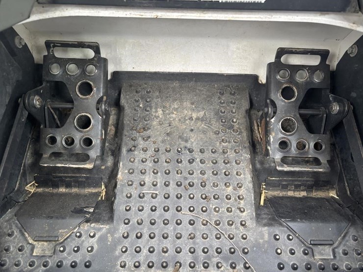2021-bobcat-t770-image-33