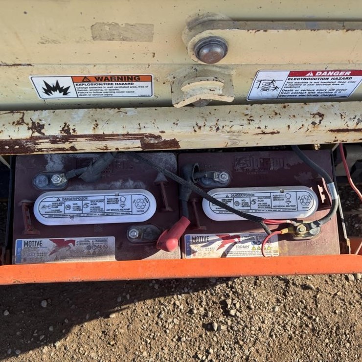 2014 JLG 1930ES