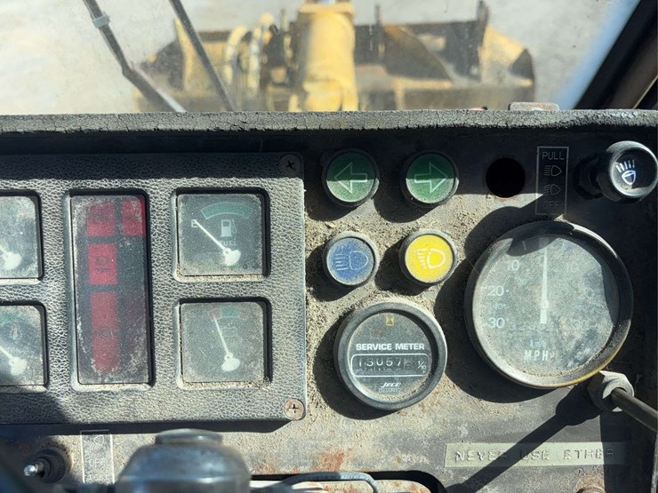 komatsu-180-wheel-loader-image-43