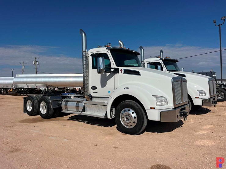 2024-kenworth-t880-image-2