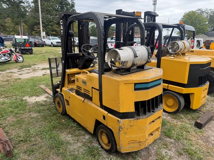 caterpillar-t80d-image-4