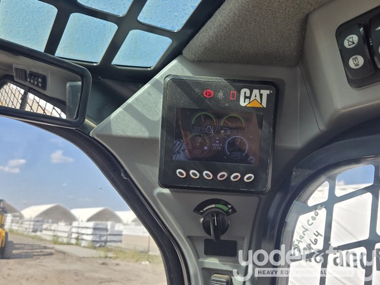 2016-caterpillar-232d-image-36