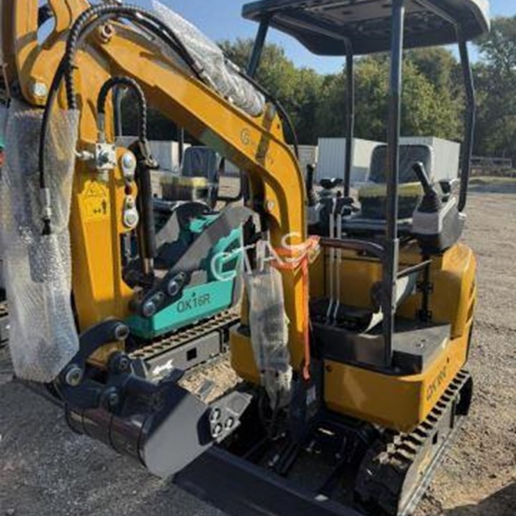 #70 • Mini Excavator - Gas - Model: QK18R
