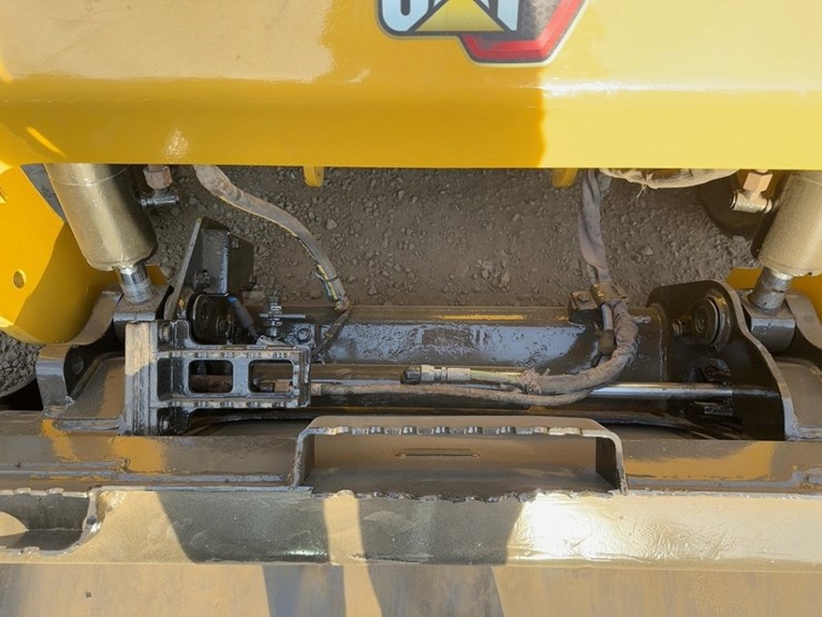 2021-caterpillar-259d3-image-9