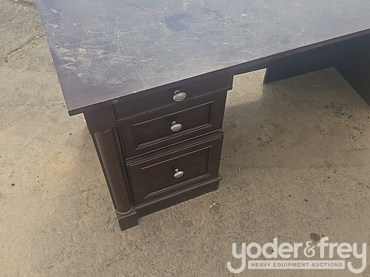 office-desk-image-5