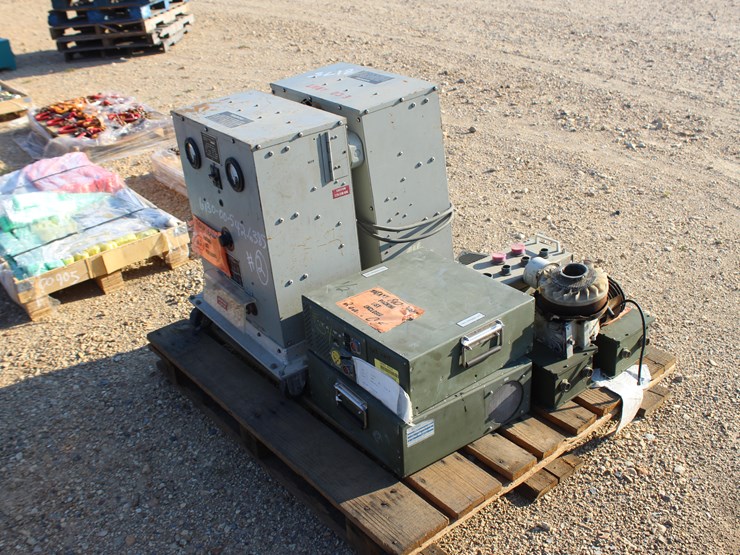 #8175-•-pallet-of-electrical-items-image-4