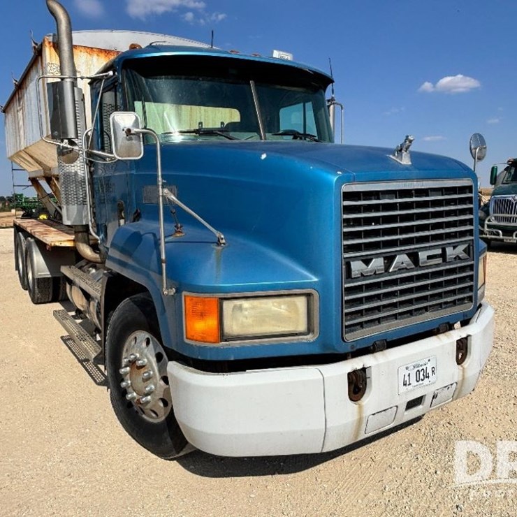 2000 MACK CH613