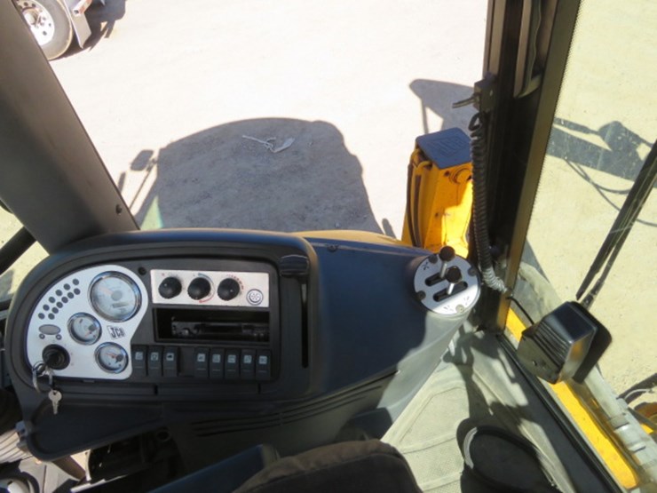 2003-jcb-214-image-11