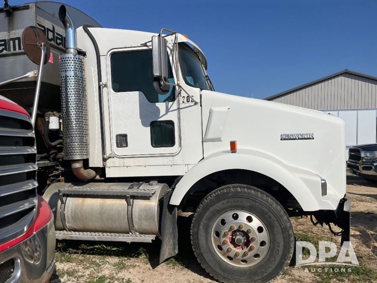 2002-kenworth-t800-image-4