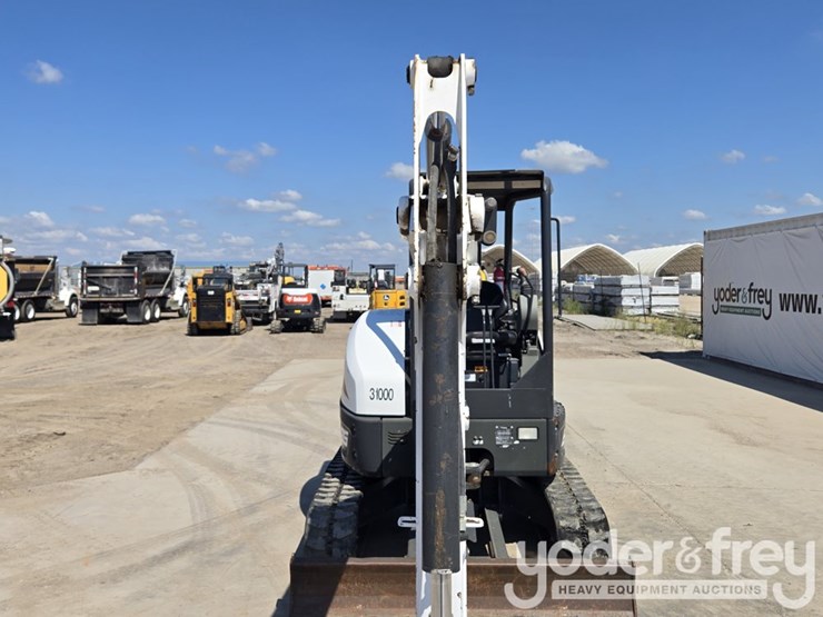 2021-bobcat-e35-image-45