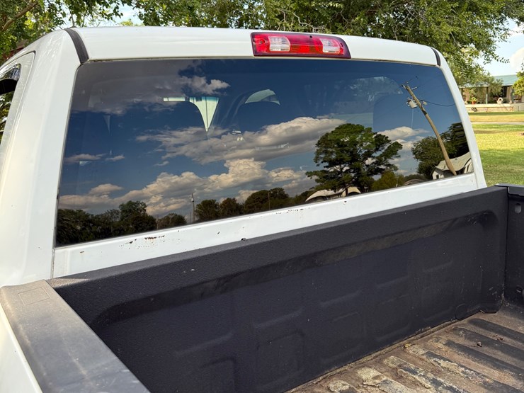#97-•-2013-ram-2500-crew-cab-pickup-image-11