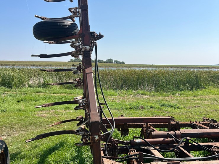 28’-chisel-plow-image-1
