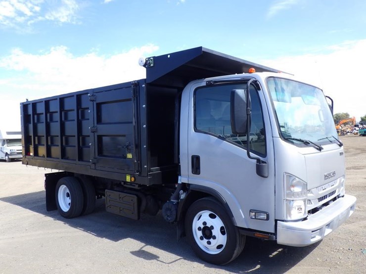 2018-isuzu-nqr-image-2