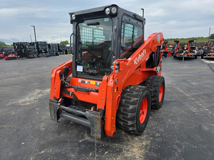 2023-kubota-ssv75-image-1
