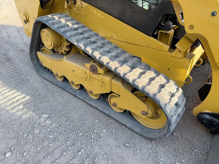 2021-caterpillar-259d3-image-11