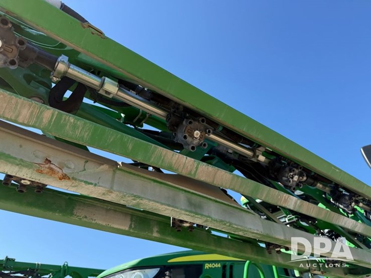 2021-john-deere-r4044-image-69