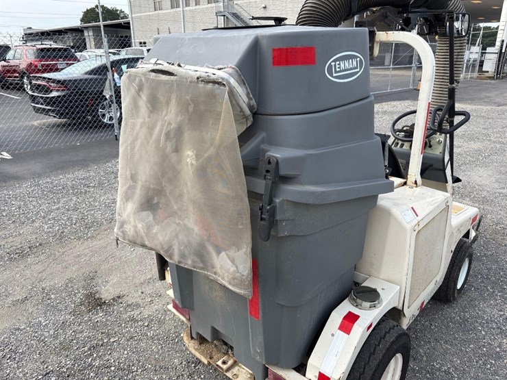 tenant-4300-vacuum-machine-image-13