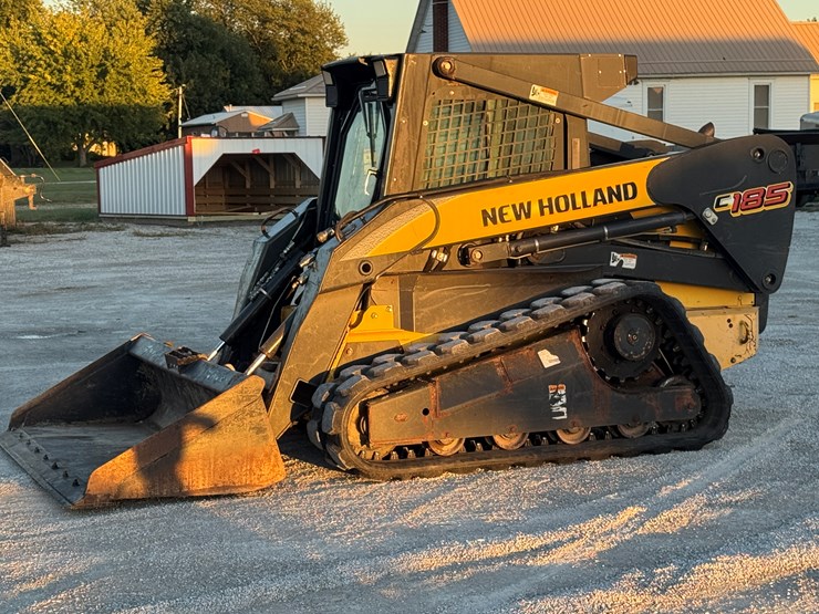 new-holland-c185-image-1