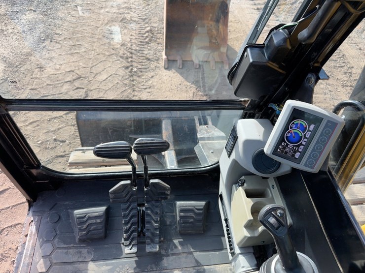 2017-caterpillar-307e2-image-34