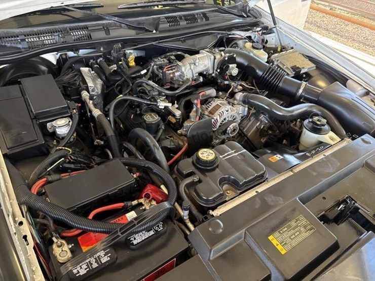 2006-ford-crown-victoria-sdn-image-11