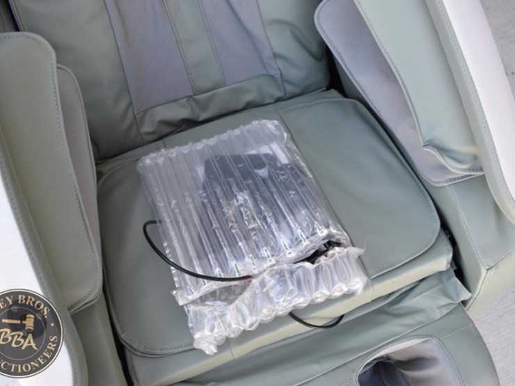 massage-chair-with-full-body-and-reclining-function-image-8