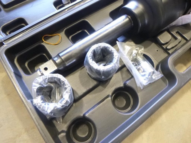 1"-hd-pneumatic-impact-wrench-image-2