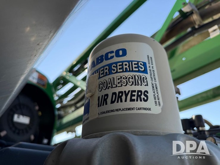2021-john-deere-r4044-image-96