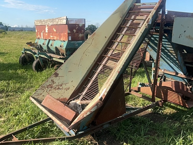 (2)-better-built-model-950-potato-seed-cutters-image-5