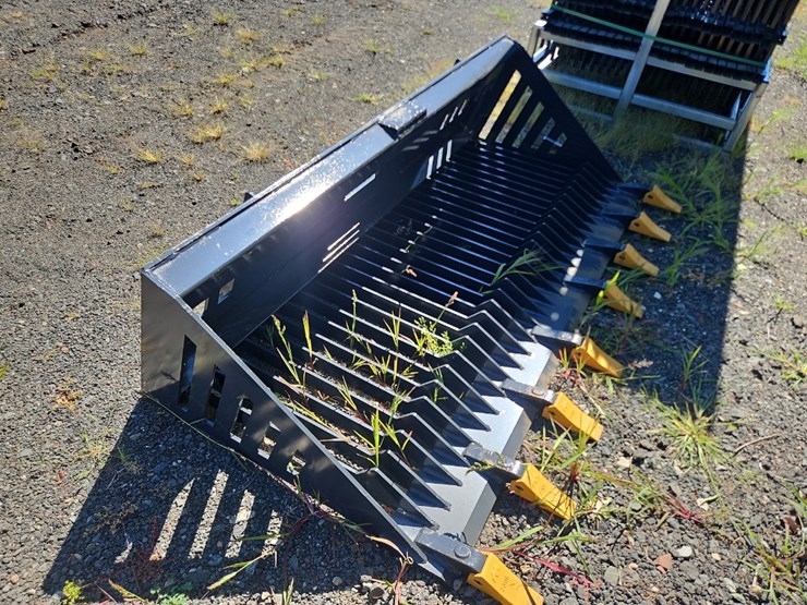 landhonor-72"-skeleton-bucket-image-2