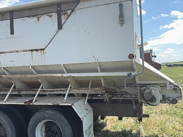 international-tri-axle-truck,-model-2200,--live-bottom,-detroit-diesel,-9-speed-manual,-roll-tarp-image-7