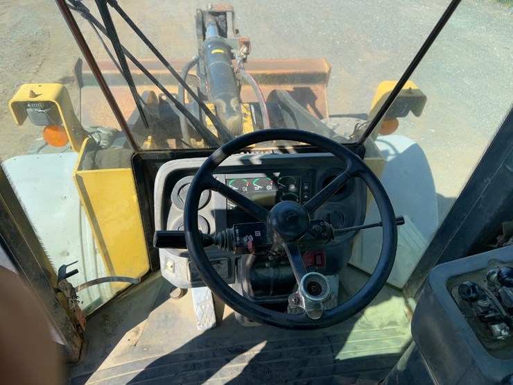 2005-deere-644j-image-24