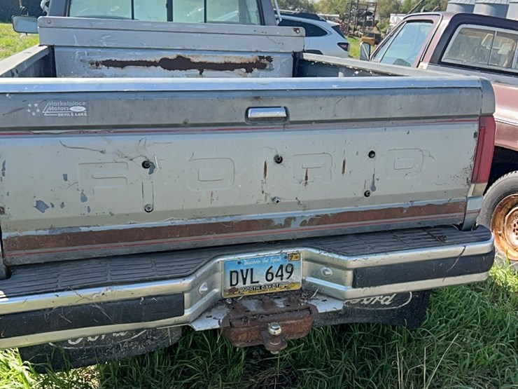 1987-ford-xlt-half-ton-lariat-four-wheel-drive-pick-up,-six-cylinder-gas,-lockouts,-believed-to-run,-didn’t-try-starting-it-image-18