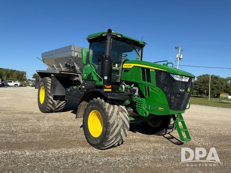 2023-john-deere-800r-image-36