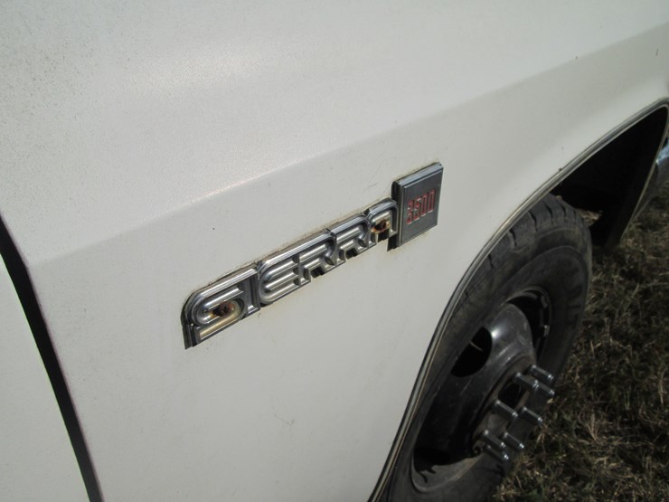 1983-gmc-3500-image-12