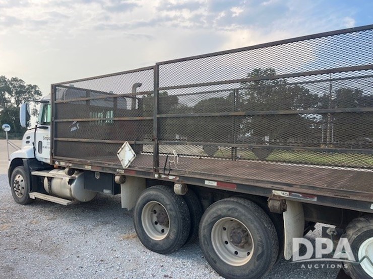 2000-mack-flatbed-truck-(dr12213-unit-9029)-image-4