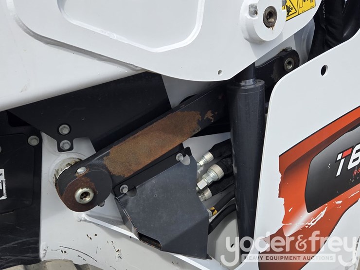 2022-bobcat-t64-image-29
