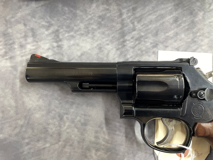 #4034-•-smith-&-wesson-model-19,-sn:-eet8002-image-6