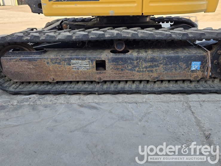 2022-deere-26g-image-16