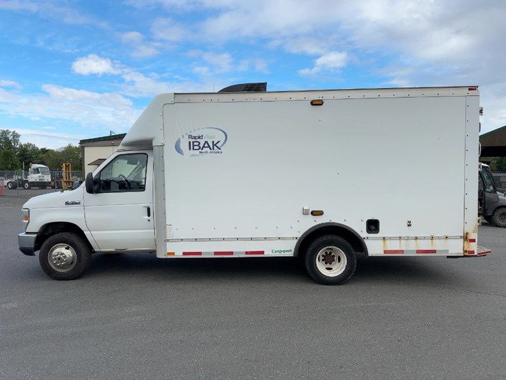 2009-ford-e450-image-2