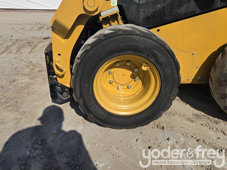 2016-caterpillar-232d-image-9