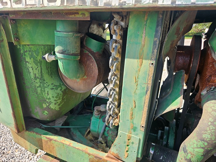 john-deere-3040-image-31
