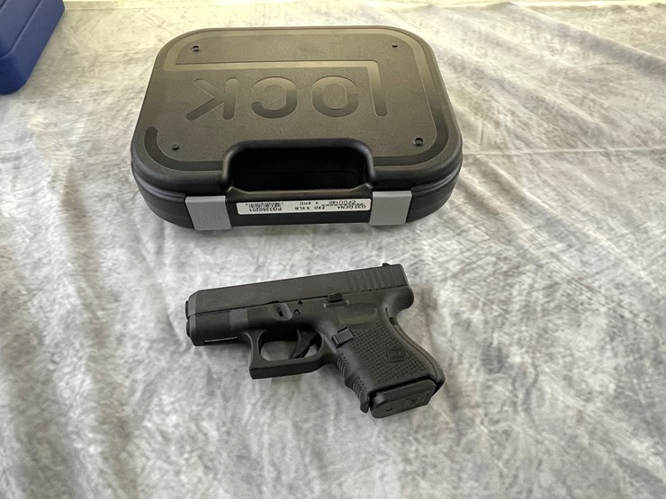 #4026-•-glock-33-gen-4,-sn:-cfuu180-image-1