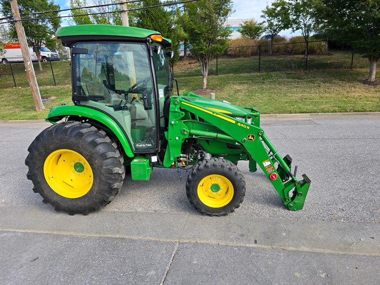 john-deere-4044r-image-26