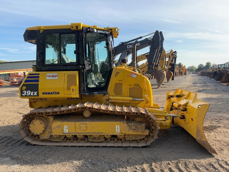 2023-komatsu-d39ex-24-image-6