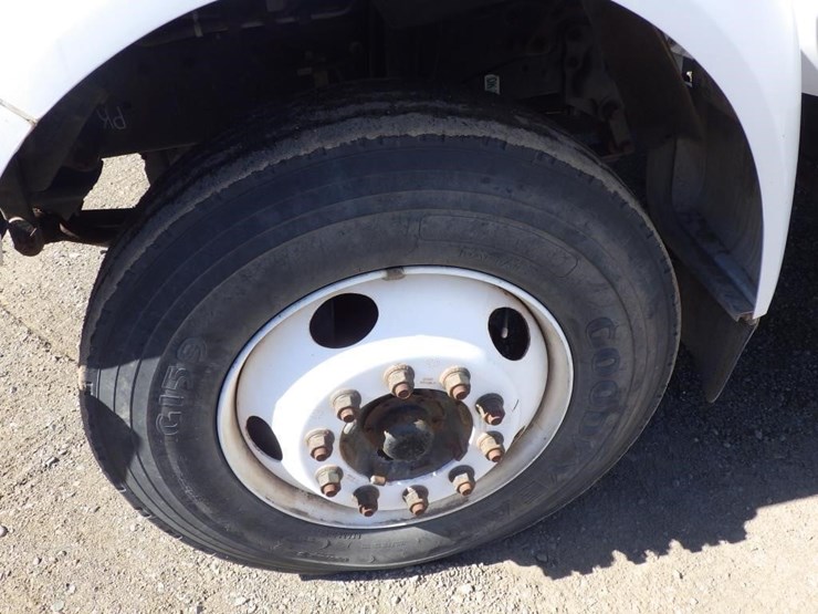 2001-ford-f650-image-12