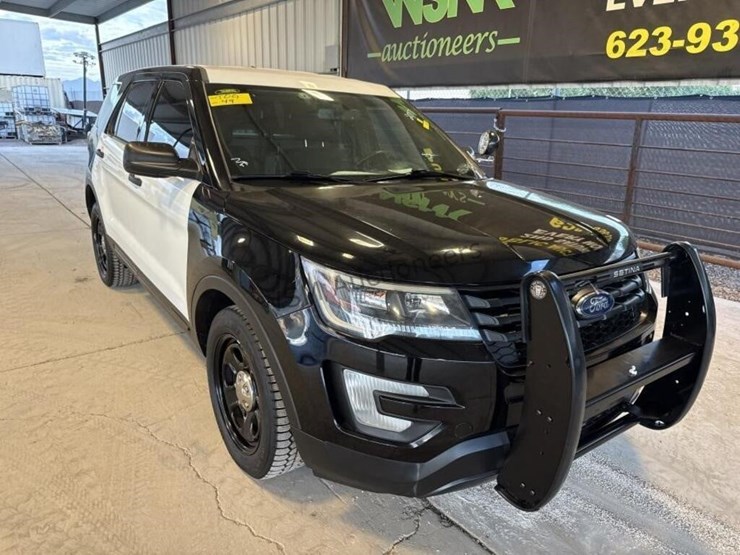 2017-ford-explorer-image-2