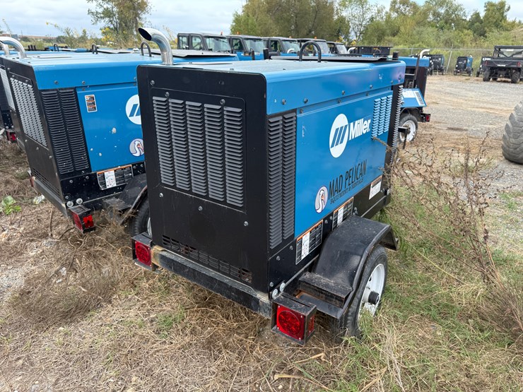 #683-•-2023-miller-big-blue-dual-450’s-image-4